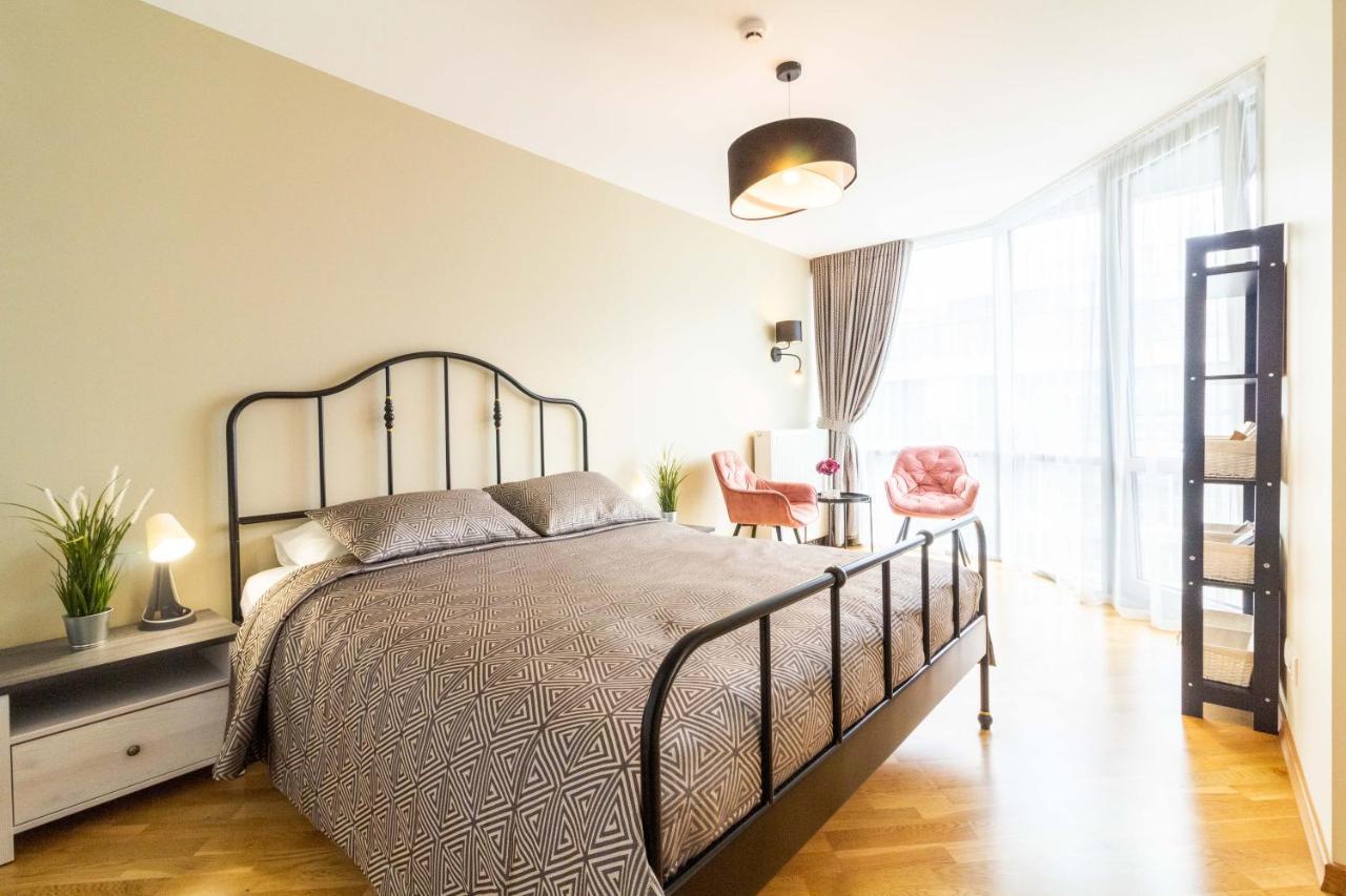 Elija Swan-Toy Apartments Šventoji المظهر الخارجي الصورة