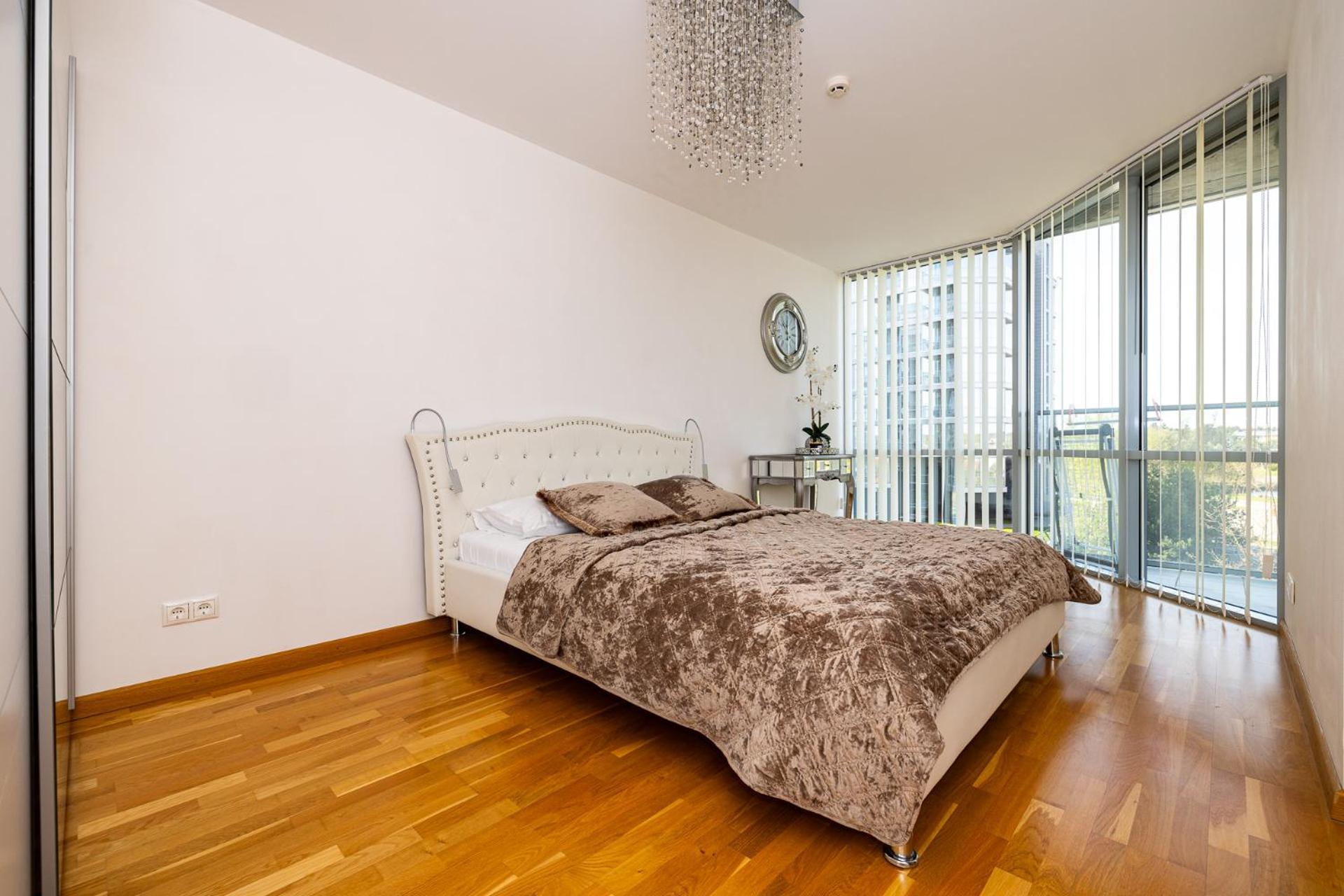 Elija Swan-Toy Apartments Šventoji المظهر الخارجي الصورة