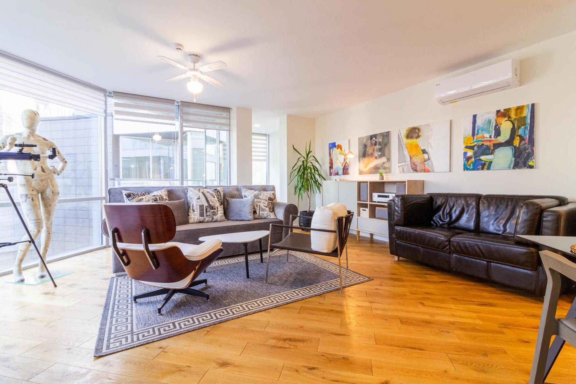 Elija Swan-Toy Apartments Šventoji الغرفة الصورة