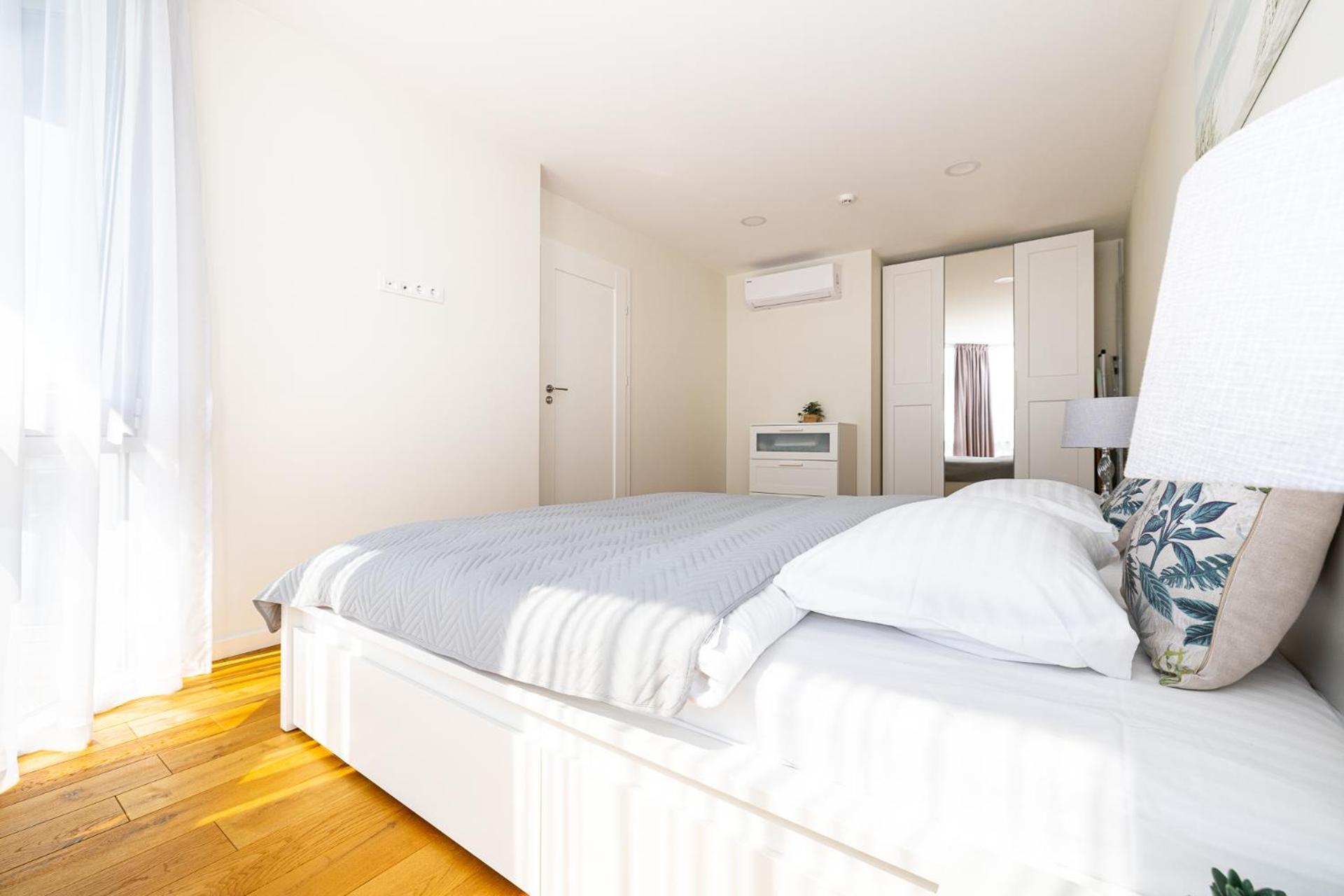 Elija Swan-Toy Apartments Šventoji المظهر الخارجي الصورة
